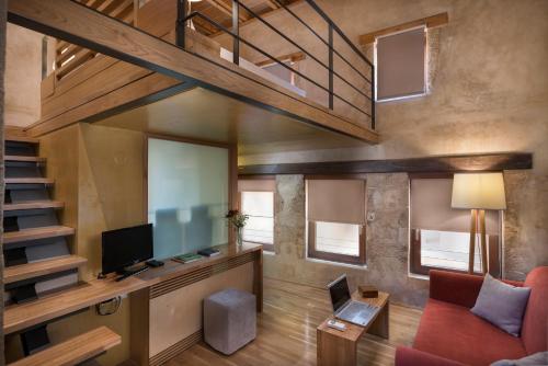Neoria Houses