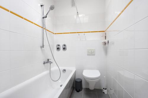 Ένα μπάνιο στο Hansa Nest