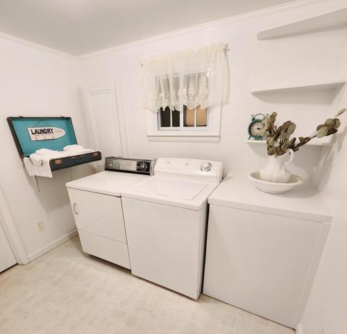 Η κουζίνα ή μικρή κουζίνα στο Mamaws Place -Cozy Farmhouse in Mtn City TN-Near Boone, Damascus and Doe Mtn