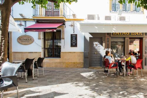 Light-Filled Apartment in the Heart of Seville