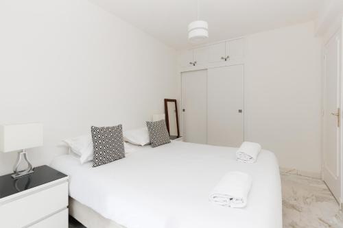 Upstays - 1 Bedroom - Balcony - Calm