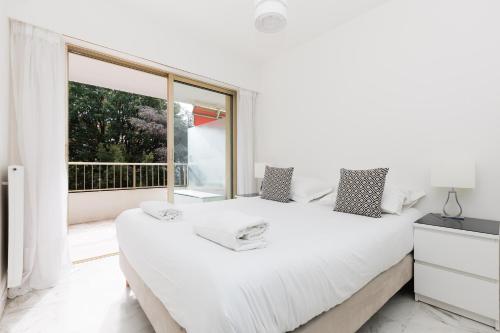 Upstays - 1 Bedroom - Balcony - Calm