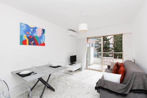 Upstays - 1 Bedroom - Balcony - Calm