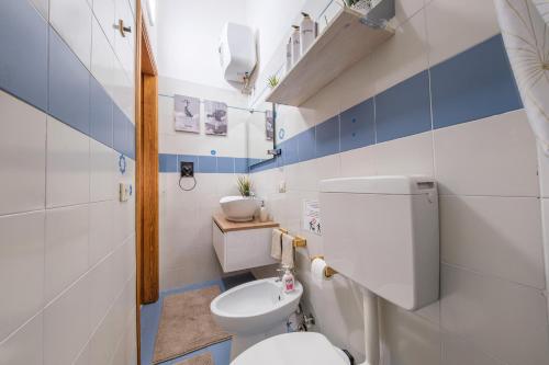 Koupelna v ubytování Cafio's house