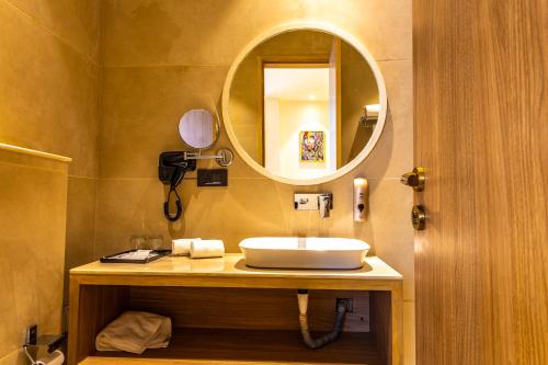 Koupelna v ubytování Maribella Hotel & Resort By iO Hotels