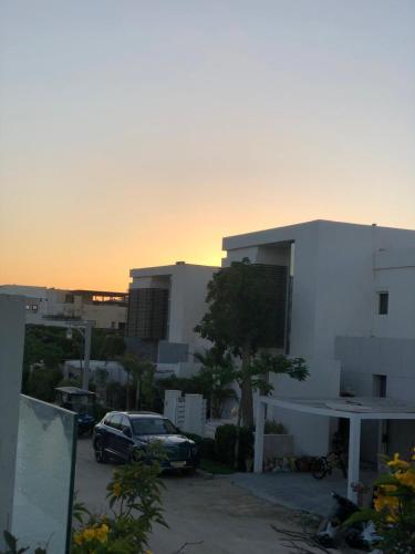 chalet hacienda white