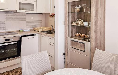 Lovely Apartment In Omis With Wifi