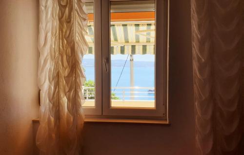 Lovely Apartment In Omis With Wifi