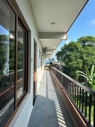 Μπαλκόνι ή βεράντα στο Tiffin Home and Restaurant