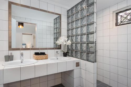 Elaia House Glyfada