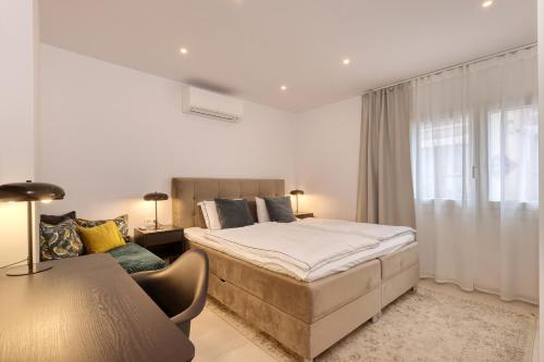 022 Stylish & Modern Fuengirola Apt, Near Beach