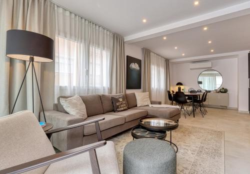 022 Stylish & Modern Fuengirola Apt, Near Beach