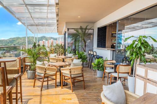 Sonesta Hotel Ibagué — Balcony/Terrace