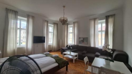 Stylish Multi Apt Perfect for Group Stays