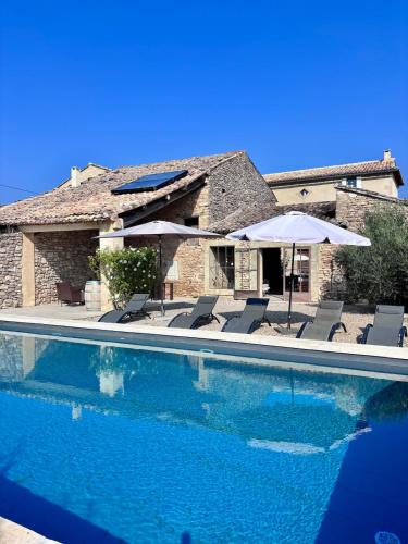 Mas Provençal avec piscine à Gordes
