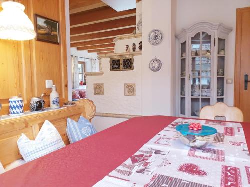 Fotografie z fotogalerie ubytování Ferienhaus Hornauer v destinaci Obertraubenbach