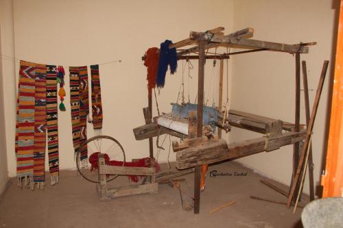 Palanda nebo palandy na pokoji v ubytování RAYAN hotel