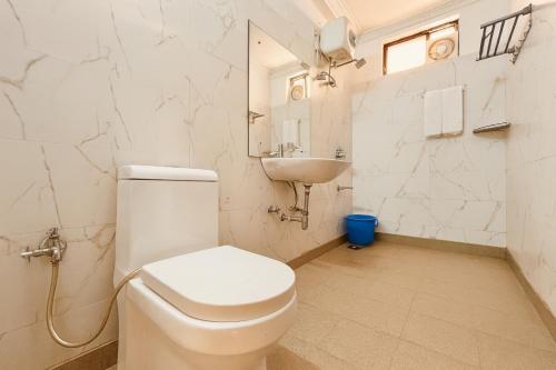 Ένα μπάνιο στο Shivam Beach Resort, Calangute Goa - A Four Star Luxury Retreat