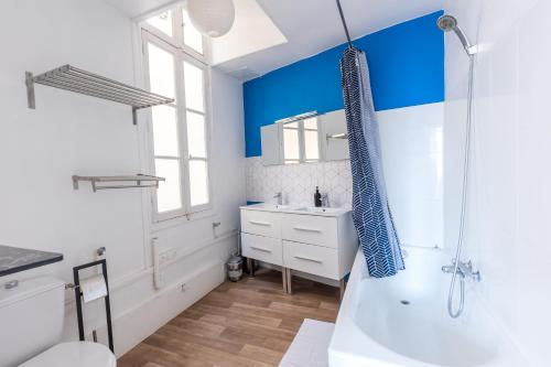 Koupelna v ubytování La Villa Barillerie - 24 pers - 1870 - Centre Ville