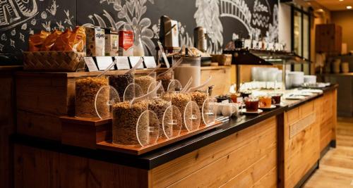 Jídlo v hotelu nebo okolí