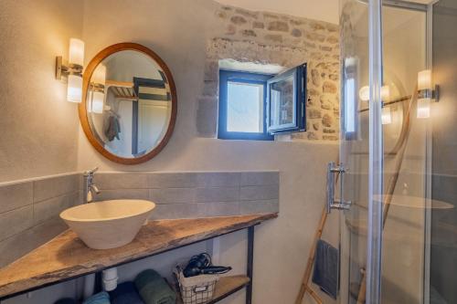 Koupelna v ubytování Gite Figuier et Vignes