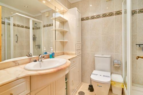 Koupelna v ubytování Sea Views Centro Internacional A99