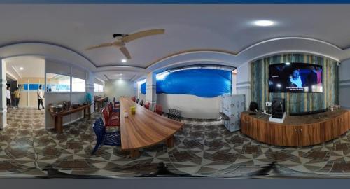 Μια τηλεόραση ή/και κέντρο ψυχαγωγίας στο Bro Pg Gowlidoddi