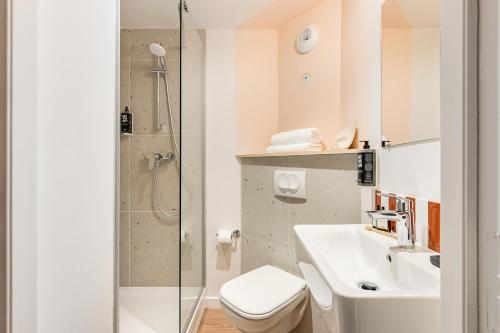 Koupelna v ubytování greet Hôtel Prévessin Genève Aéroport