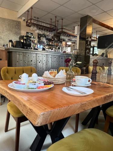 Jídlo v hotelu nebo okolí