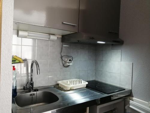 Η κουζίνα ή μικρή κουζίνα στο studio Fabrèges