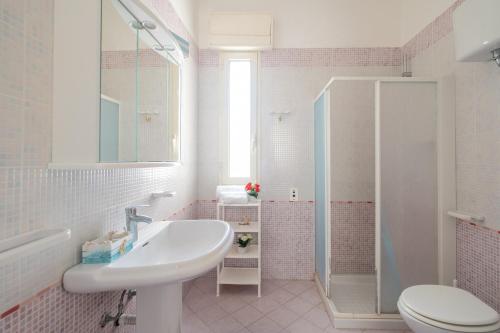 Ένα μπάνιο στο Villa Heart Island Vista Mare