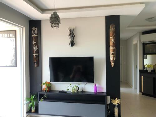 Μια τηλεόραση ή/και κέντρο ψυχαγωγίας στο Bom retiro · 6 km Aeroporto/ 1 km do Shopping Garten/2km Square