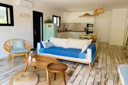 Nhà bếp/bếp nhỏ tại Cabane De Brice in Ares with pool