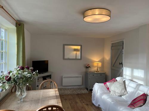 Postel nebo postele na pokoji v ubytování One Bedroom cottage retreat Loxley Barn