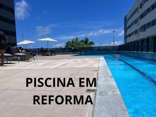 Bazén v ubytování Beira Mar - Flat Beach Class Internacional - Boa Viagem 20º andar nebo v jeho okolí