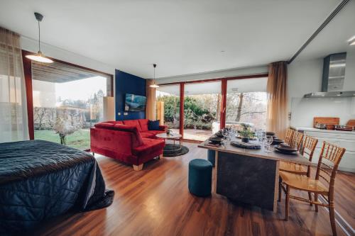 Design Architect Villa with 2 Apartments