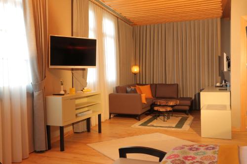 Televisyen dan/atau pusat hiburan di Evimiz Hotel