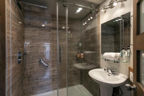 Koupelna v ubytování Condo Resort - Gondola 4 min walk -Terrace