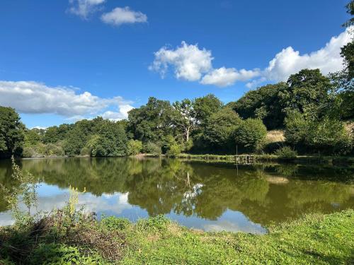 Beautiful 2-Bedroom Gîte in Montenay