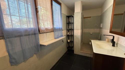 Koupelna v ubytování De Homes - Grazioso Appartamento vicino Assago e Milano