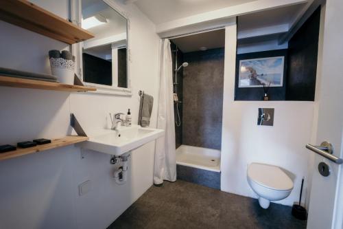 Koupelna v ubytování Vík Inn