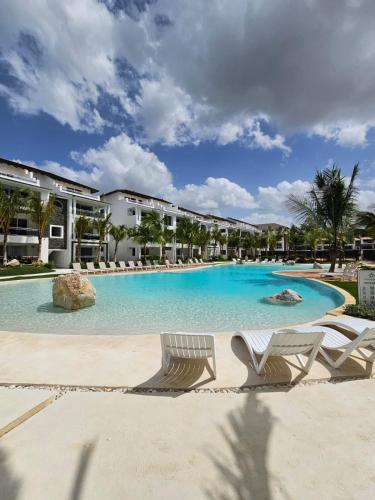 Estrella Garden Condos Dominicus l Meridiana 204