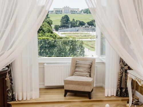 Posezení v ubytování Schloß Schönbrunn Grand Suite