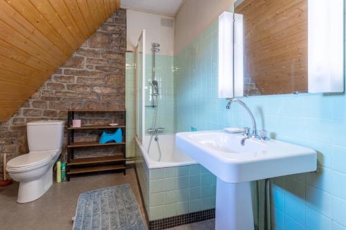 Koupelna v ubytování Maison trévignon à 100m de la plage