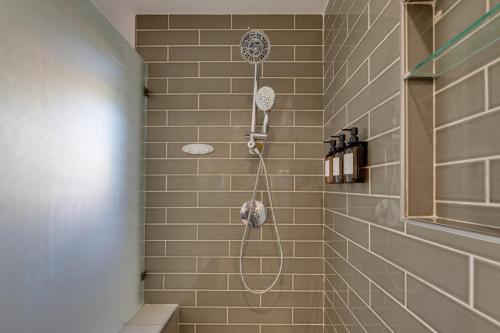 Koupelna v ubytování Walkable Alhambra Studio 4 Mi to Old Pasadena