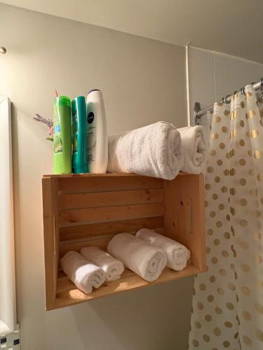 Fotografie z fotogalerie ubytování Renovated Studio with Modern and Farmhouse Decor 8 v destinaci Calgary