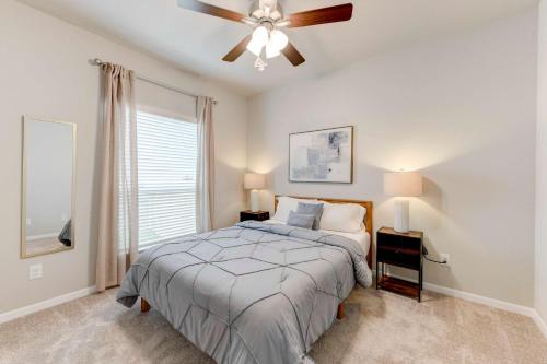 Postel nebo postele na pokoji v ubytování Charming Troy Escape Comfort Near Waco