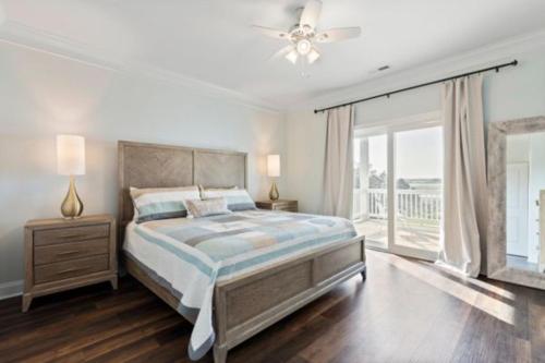 Postel nebo postele na pokoji v ubytování Blue Heaven Love & Peace 2083