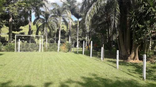 Κήπος έξω από το Recanto Rio do Peixe - Lindóia-sp