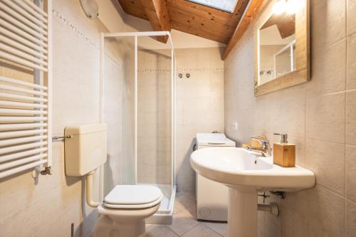 Et badeværelse på Ravenna Sunrise Loft, Centro Storico